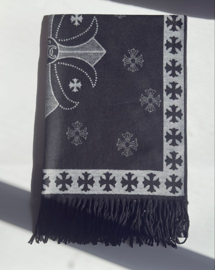 りょう新品未使用クロムハーツ柄クロスchクロス大判カミシアストールマフラー