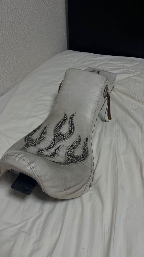 シャドウ400、750 シート　キングアンドクイーンワンオフシート　3段シート