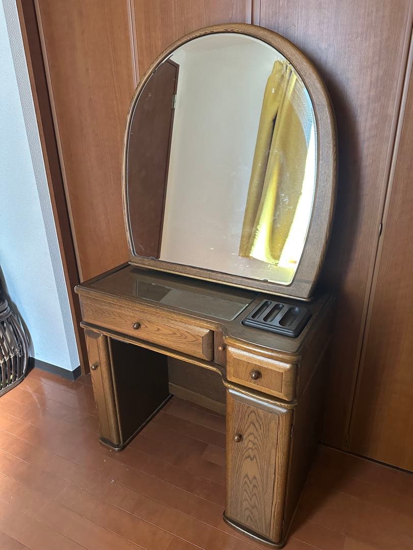 ブラウン木製ドレッサー・鏡台