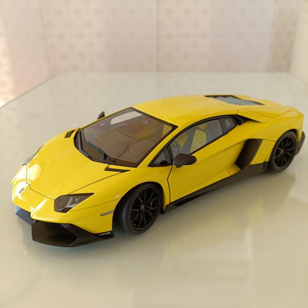 オートアート製　ランボルギーニ　アヴェンタドール