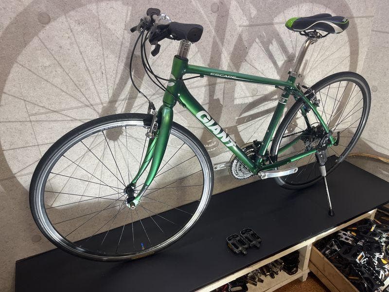 GIANT ESCAPE R3 クロスバイク sizeS　グリーンカラー