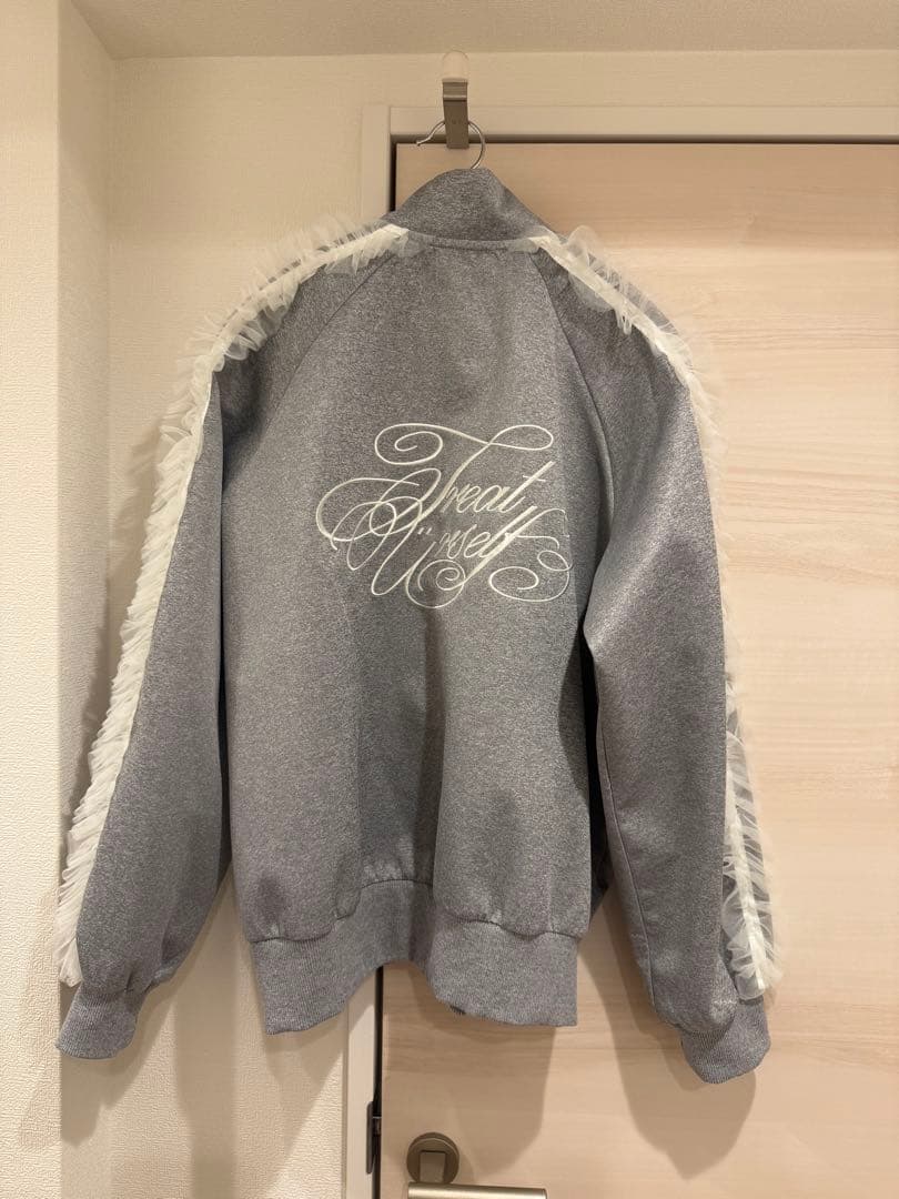 treat ürself フリルジャージ