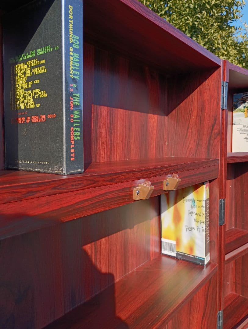 非売品　ヴィンテージ　収納ラック　棚　FUJI VHS ビデオテープ　１００本