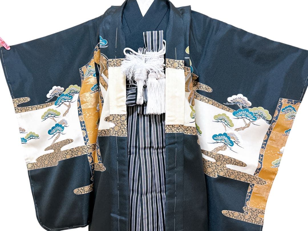 仕付け糸付新品羽織着物♡七五三　5歳　男の子　フルセット　一式　縦縞袴　黒系　鷹