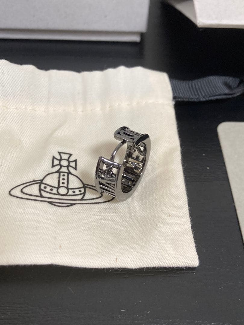 vivienne westwood フープピアス