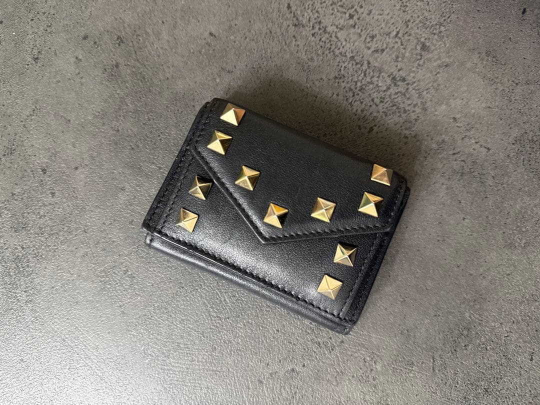 Valentino スタッズ付き財布