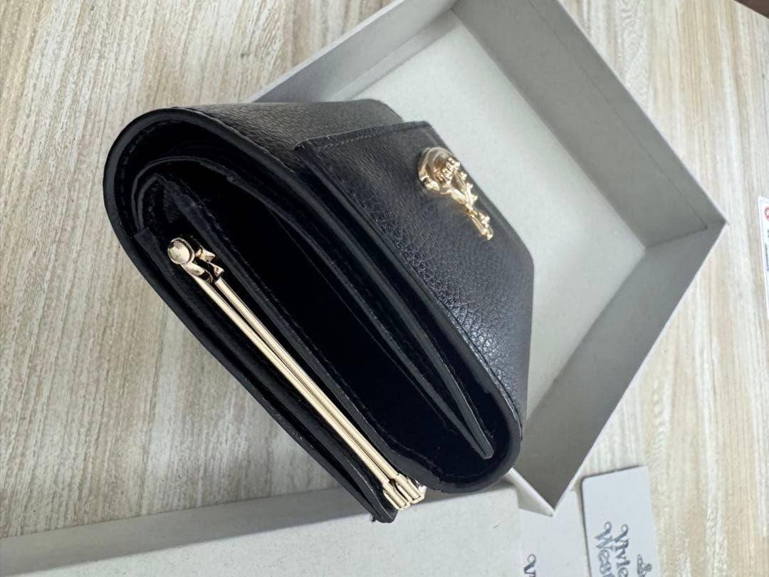 【新品】ヴィヴィアン・ウエストウッド　三つ折り財布 黒