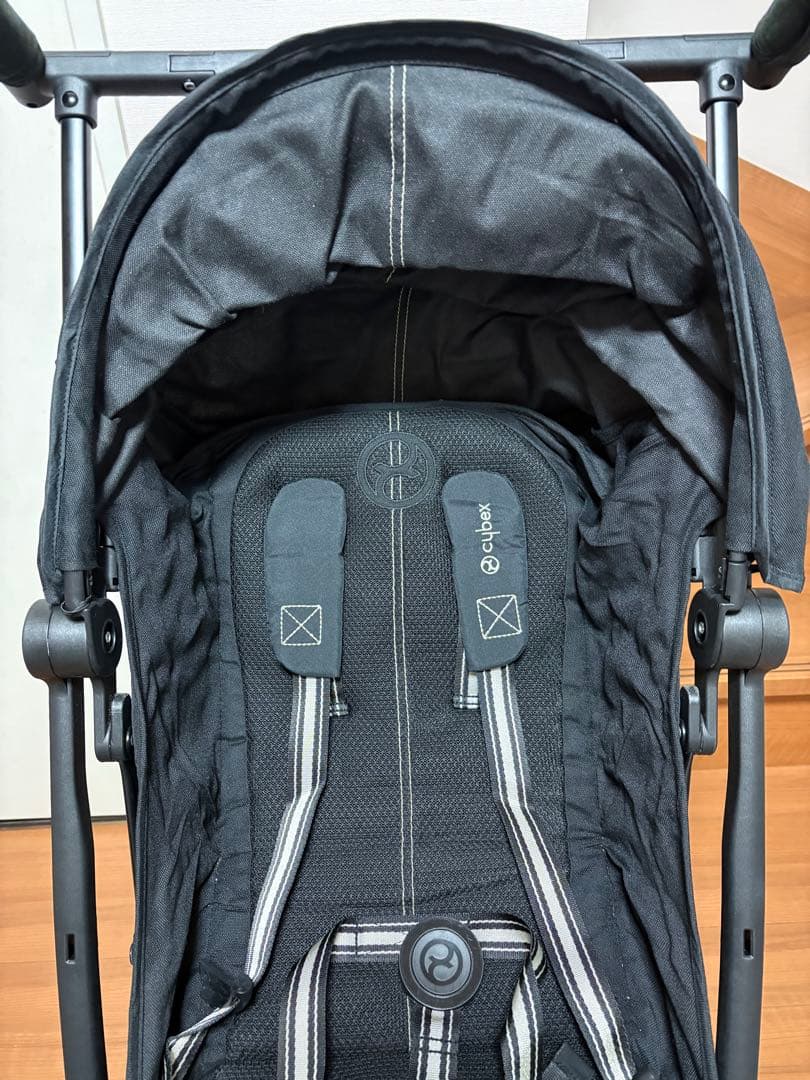 cybex ブラックベビーカー 折りたたみ式　2023