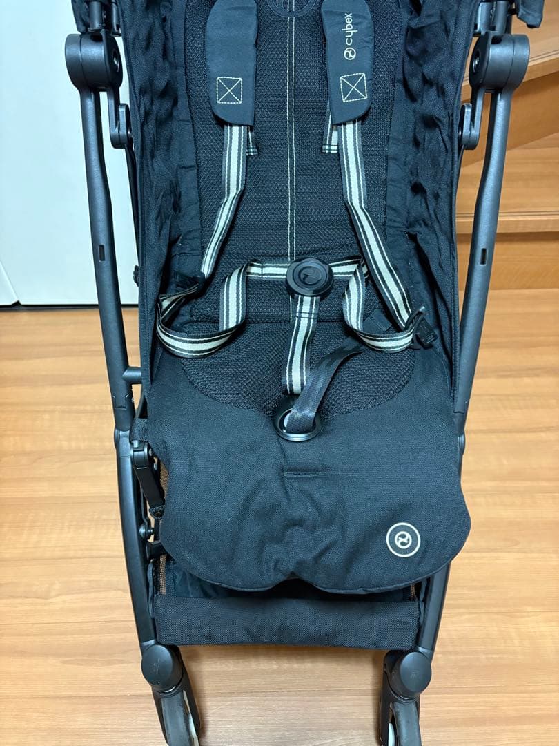 cybex ブラックベビーカー 折りたたみ式　2023