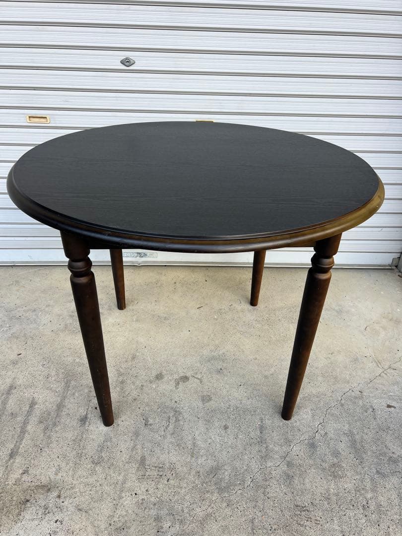 黒の円形木製ダイニングテーブル アンティーク調 楕円形