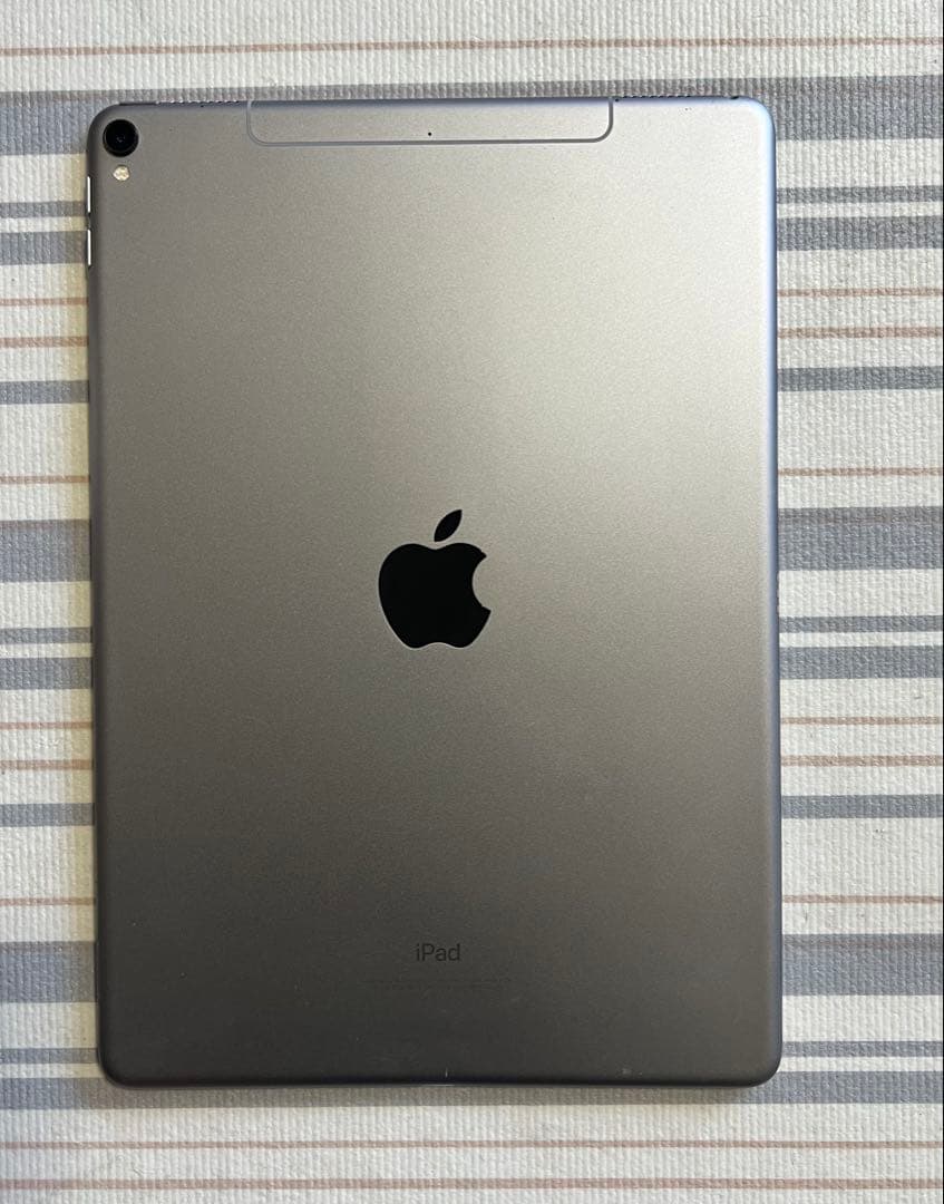 Apple SIMフリー10.5インチ iPad Pro（2017） 64GB