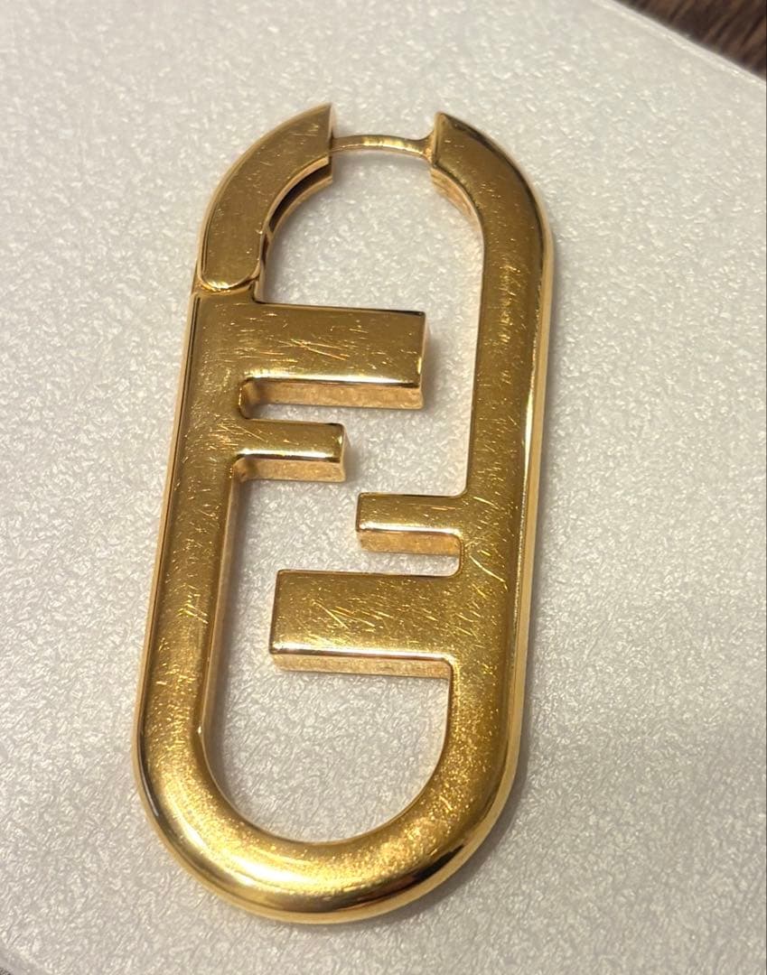 FENDI フェンディ　ゴールド オーロック　ピアス(片耳用)