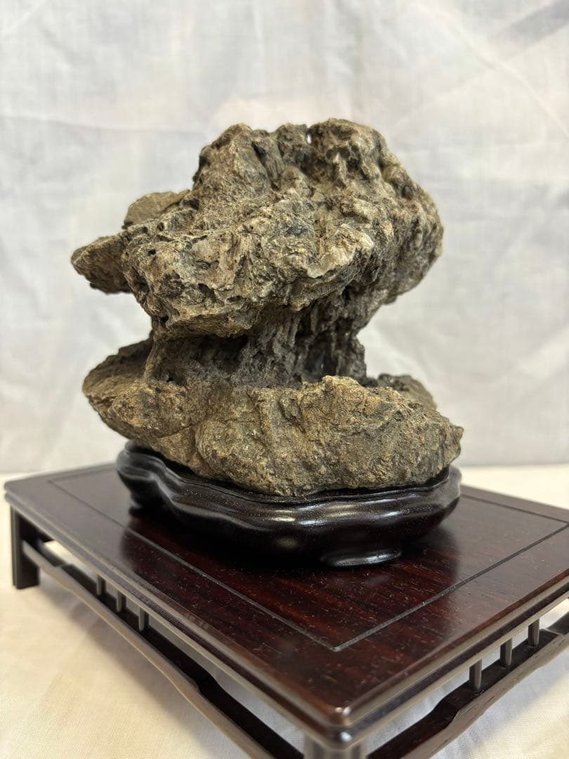 貴船洞窟茅舎石　鑑賞石 天然石 水石 自然石 置物 原石 石の置物 盆栽