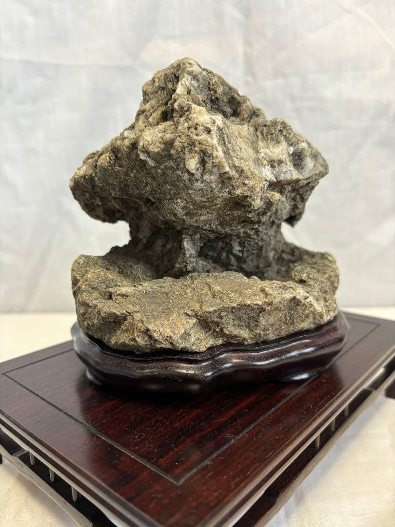 貴船洞窟茅舎石　鑑賞石 天然石 水石 自然石 置物 原石 石の置物 盆栽