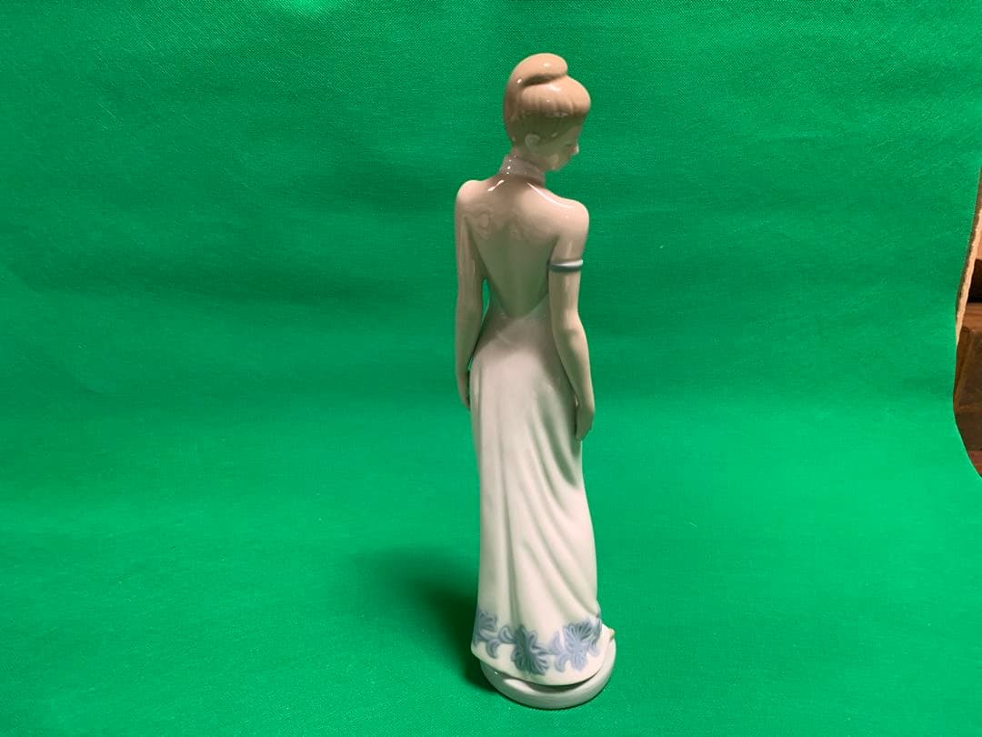 ナオ Nao リヤドロ 人形 エレガンス 1205