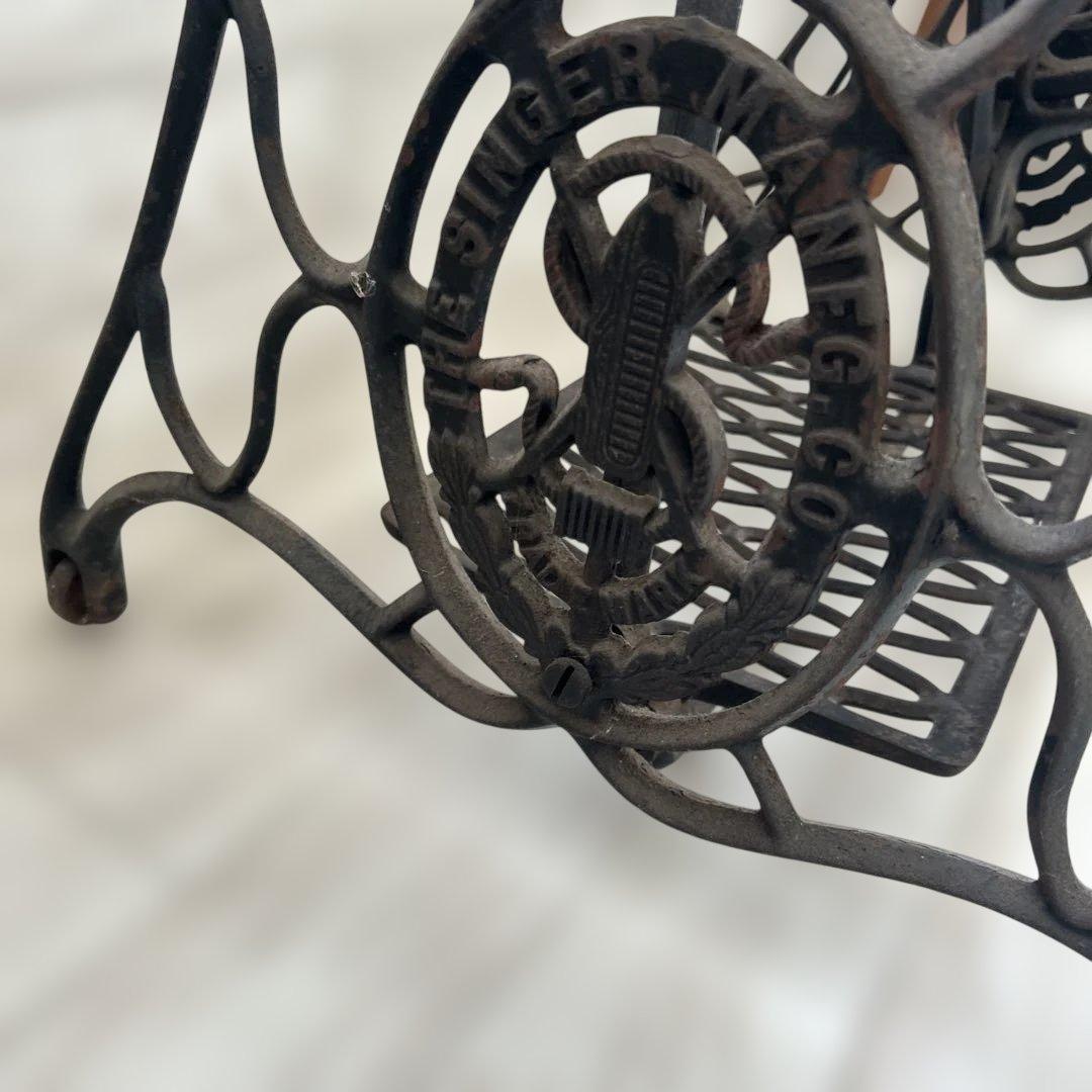 SINGER 足踏み式ミシンスタンド！脚！鋳鉄製　アンティーク　レトロ❗️