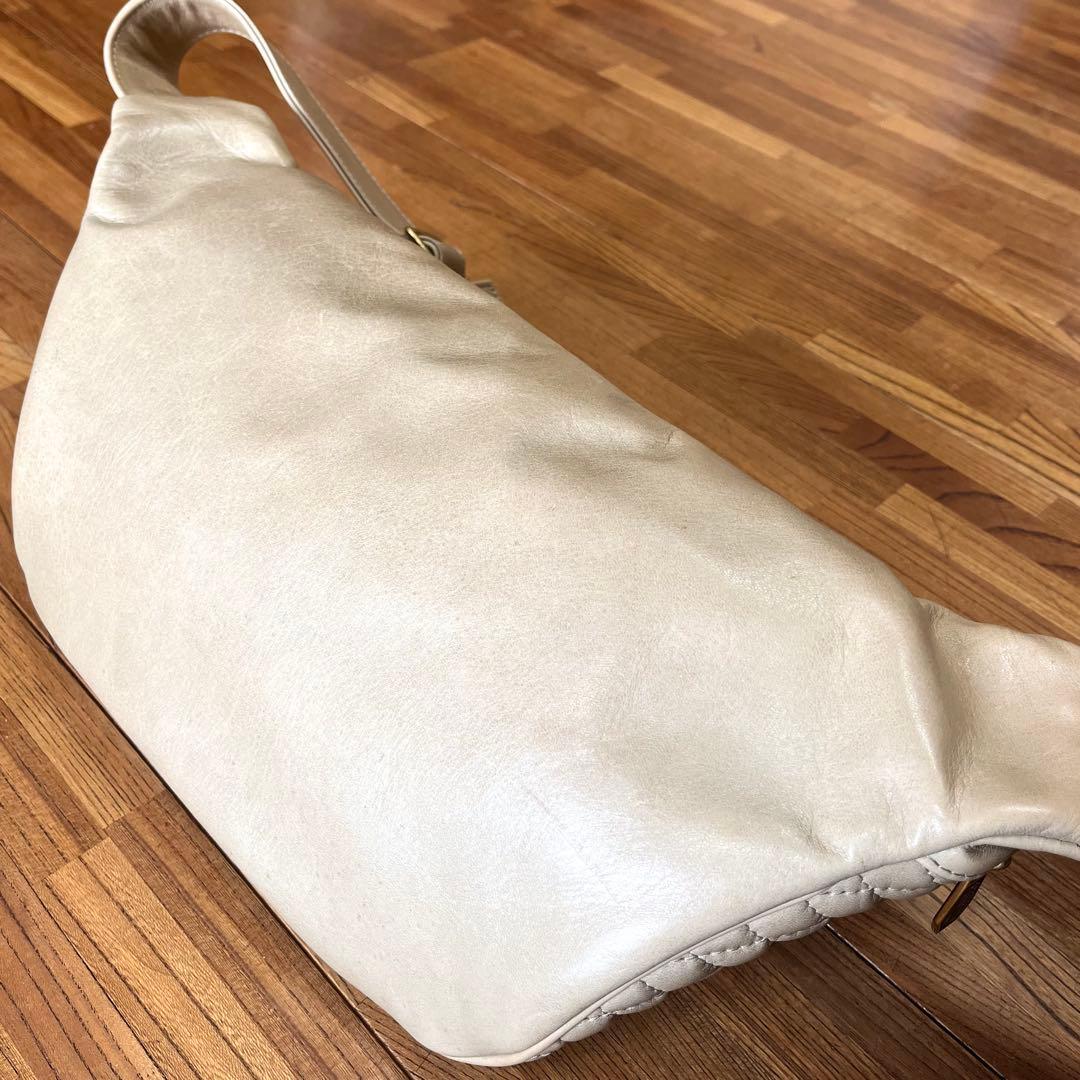 【未使用】PARASITE 本革 キルティングレザーボディバッグ ベージュ