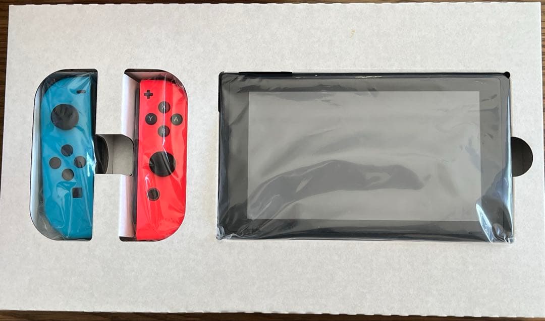 Nintendo Switch本体＋Joy-Con充電グリップ