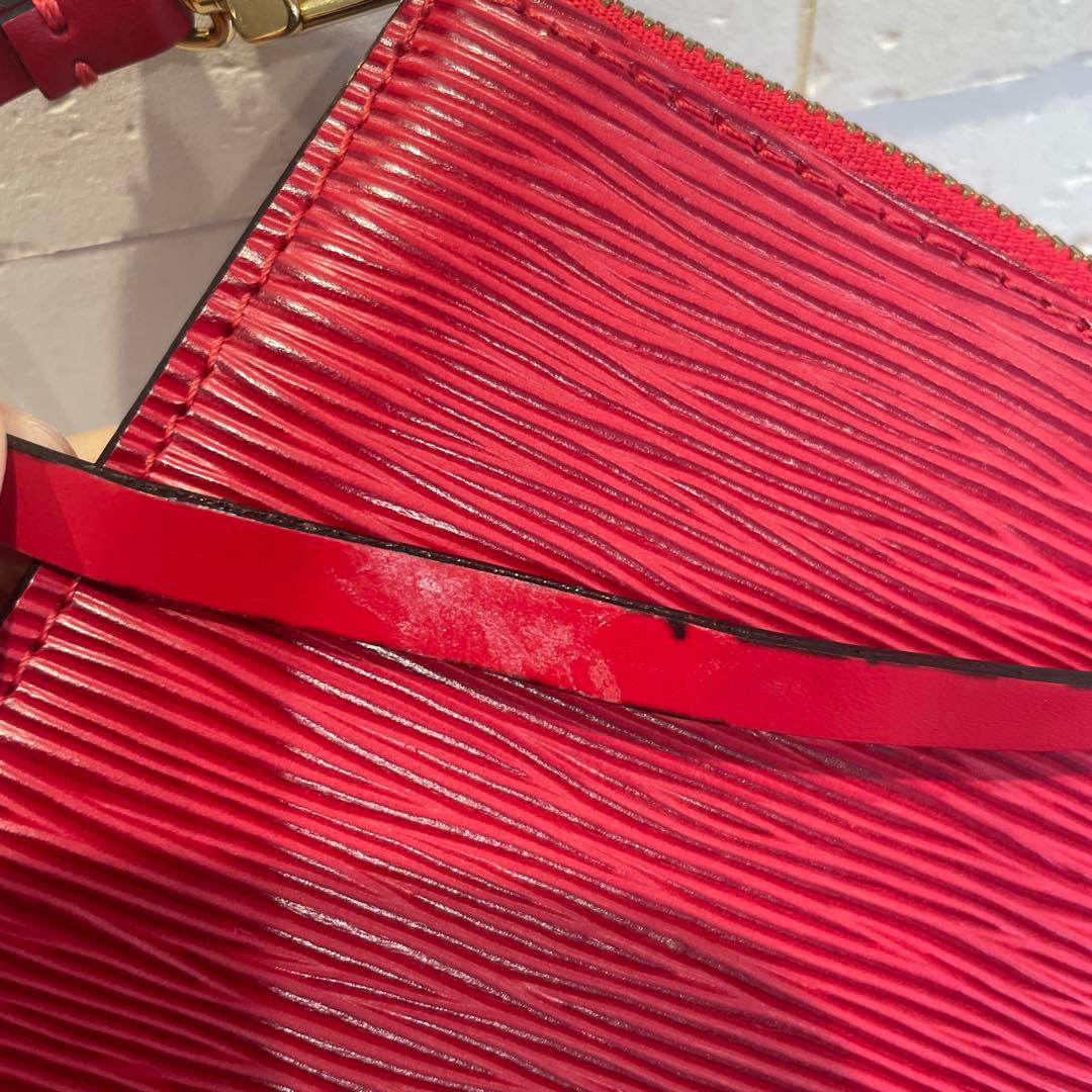 ルイヴィトン エピ アクセソワール ポーチ ポシェットハンドバッグ レッド 赤