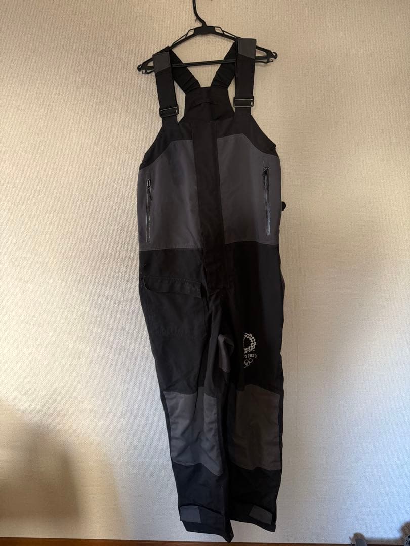 アウトドア用オーバーオールパンツ 黒グレー