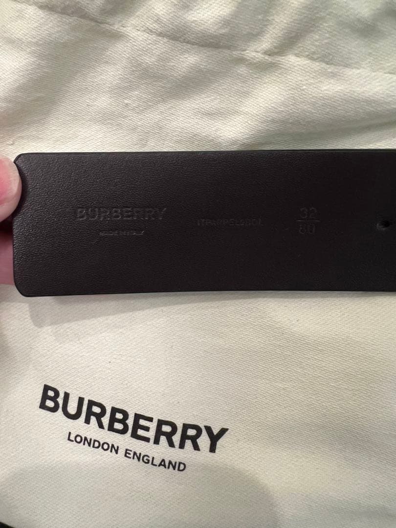 BURBERRY ブラックレザーベルト TBロゴ 保存袋付き