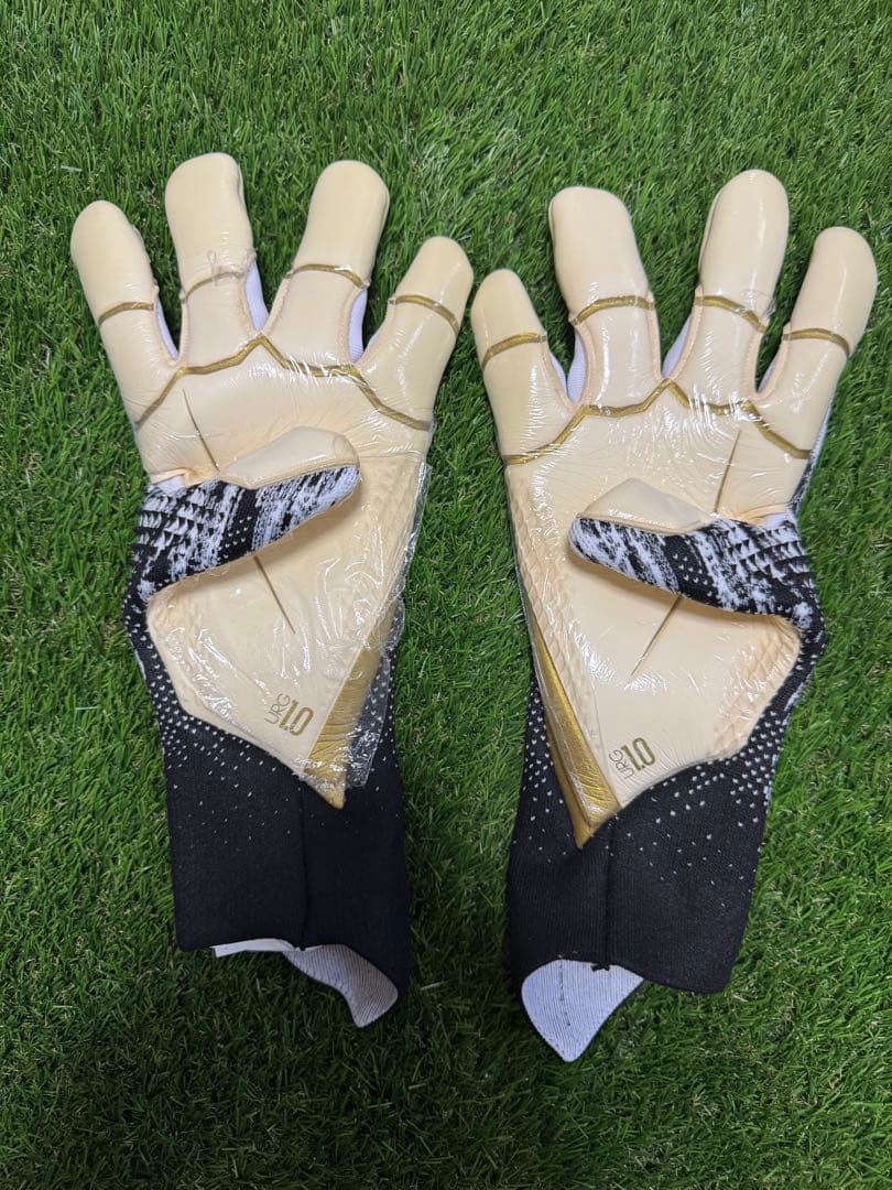 アディダス プレデターハイブリッド　10 キーパーグローブ　GKグローブ プロモ