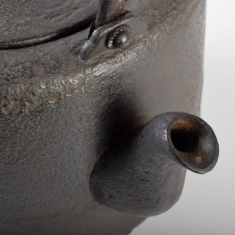 煎茶道具　南部鉄器　金澤雀州造　薄文　筒形　鉄瓶　鉄壷　D　R7746