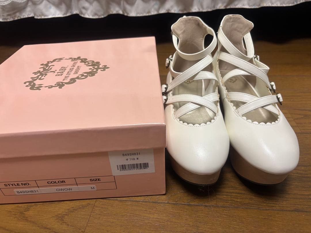 新品未使用 ヴィクトワールシューズオフ白M 全店完売箱付きお値下げしました