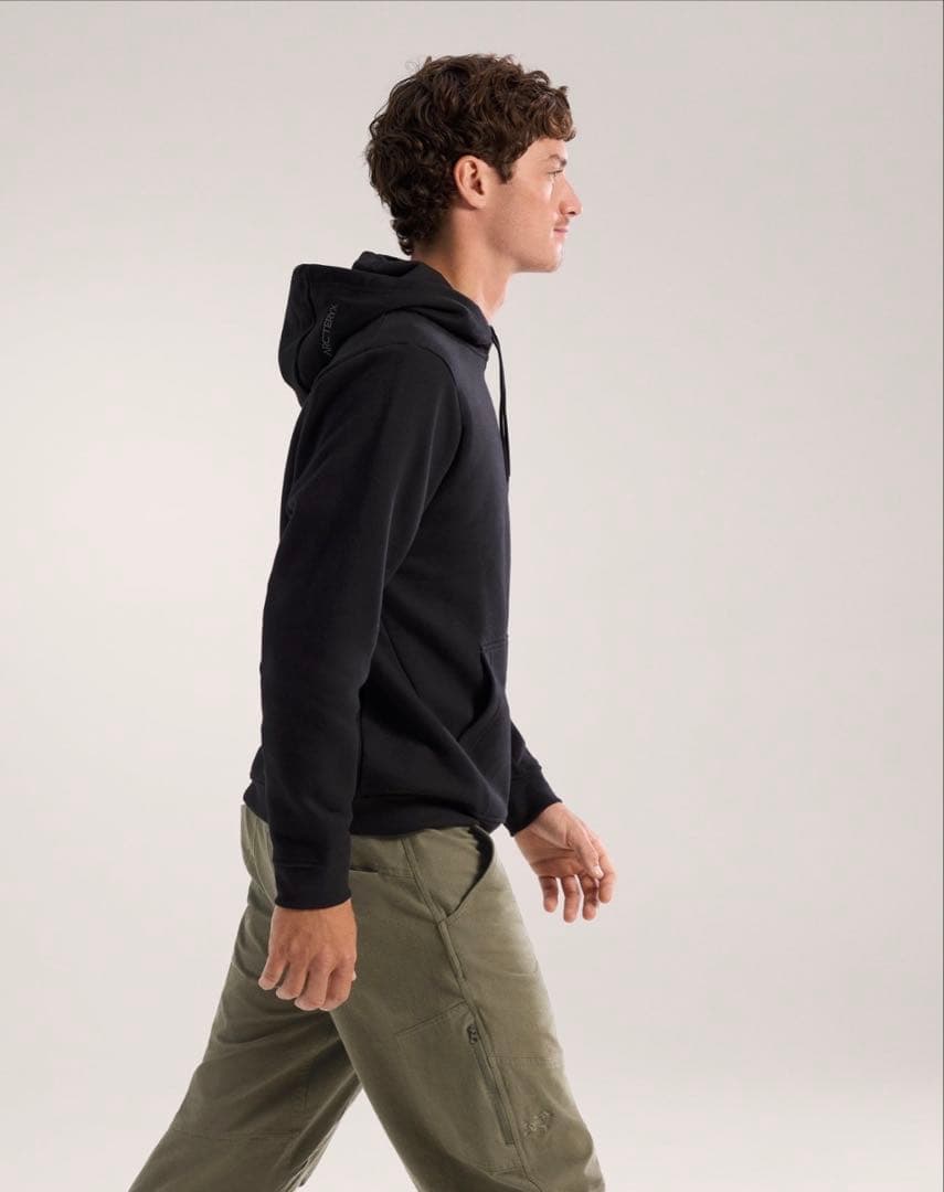 エンブレムフリースフーディ