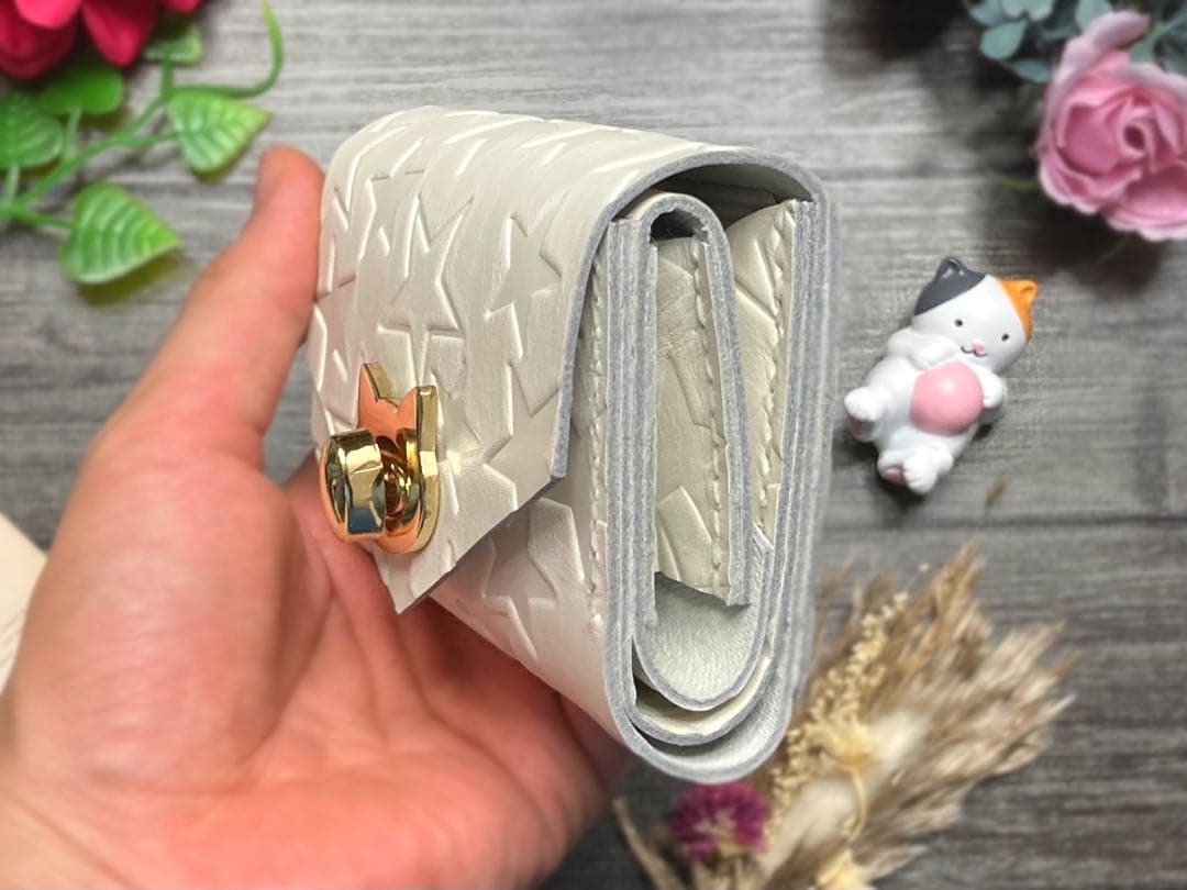 ❤【新作♪】【可愛さ×高級感♪】お洒落可愛い猫のコンパクトミニ財布♪星柄ホワイト