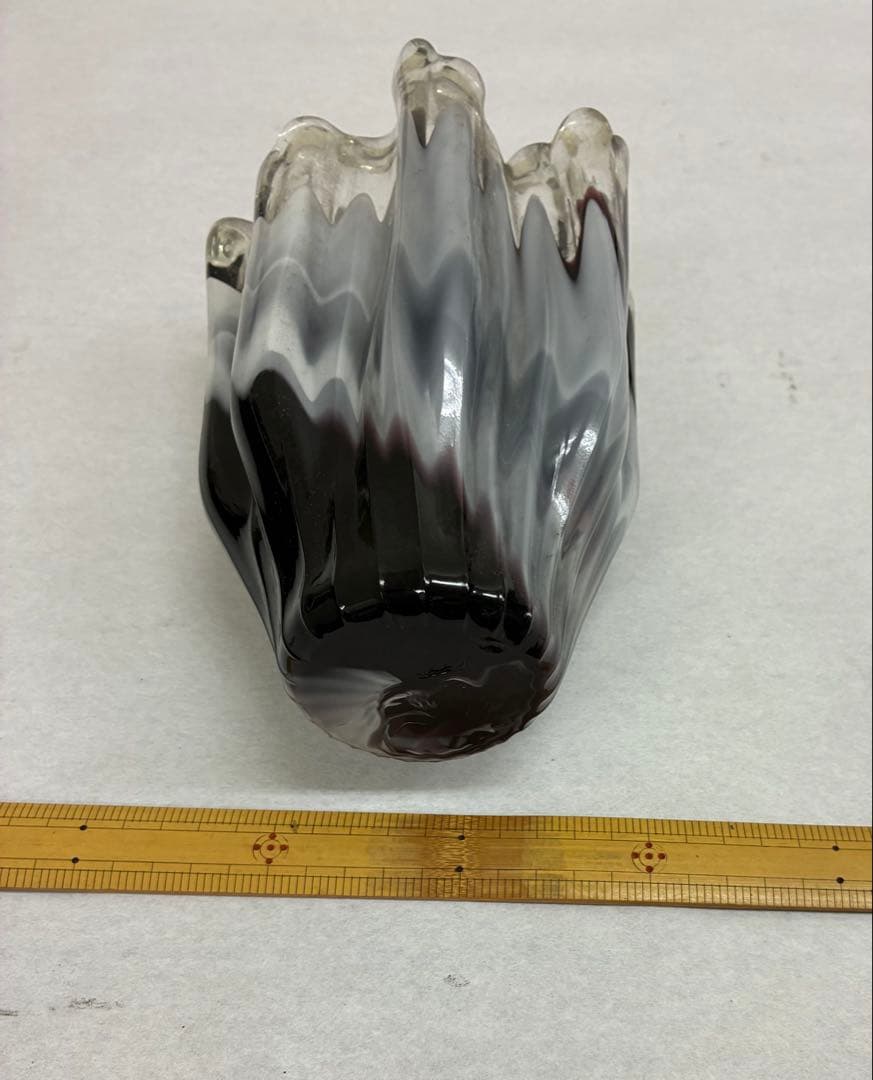 フリルガラス花瓶　花器