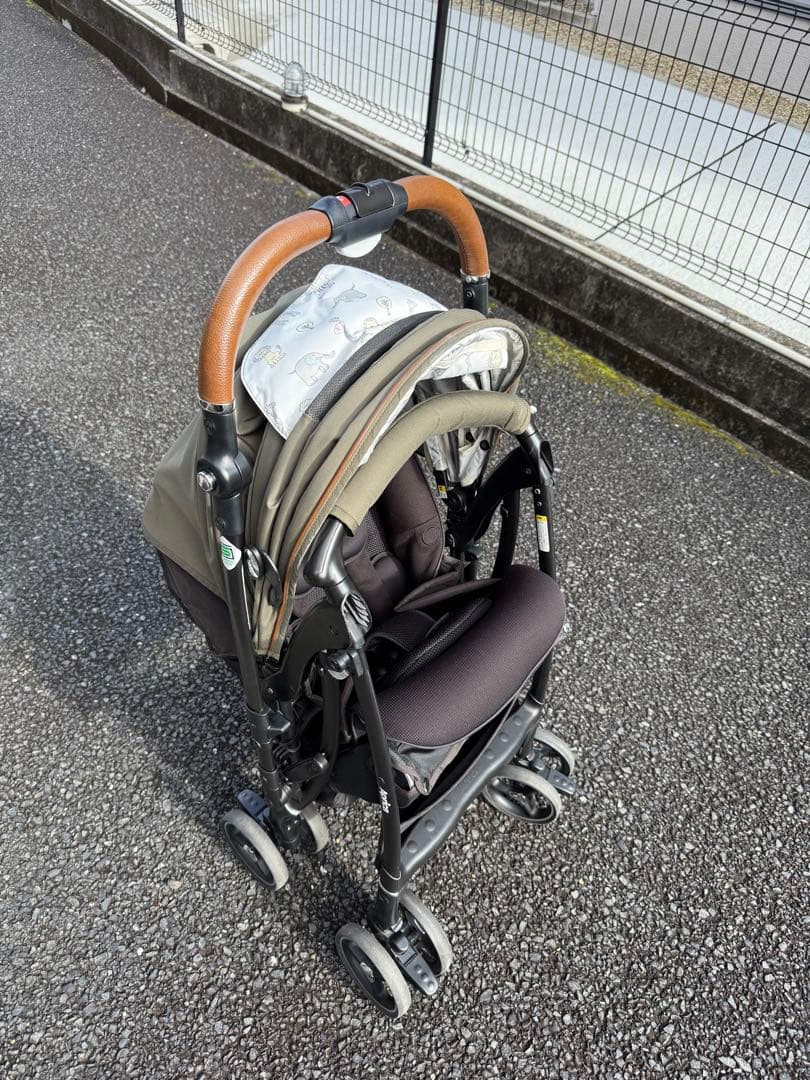 Aprica ラクーナビッテクッション　アニマル柄　レザー