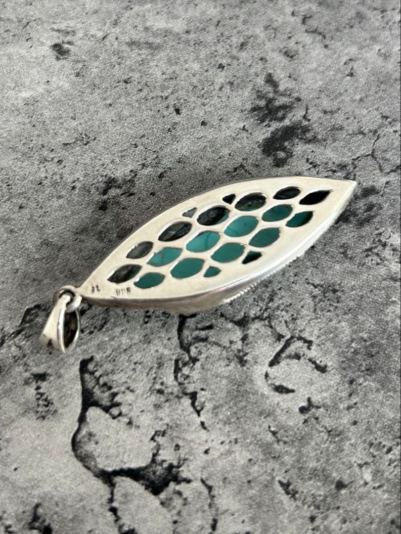 ナバホ族 Thomas Francisco ターコイズマーカサイト ペンダント