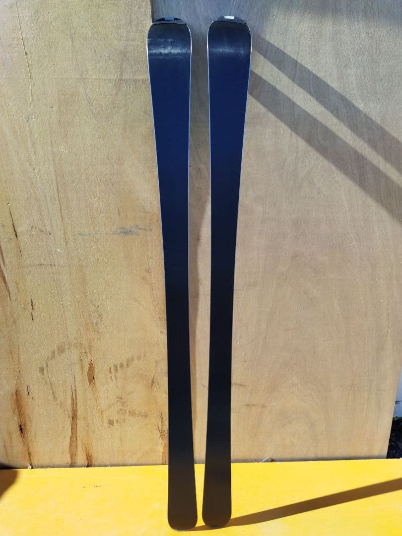 CROSS CARV X9 XERES スキー板　白　水色