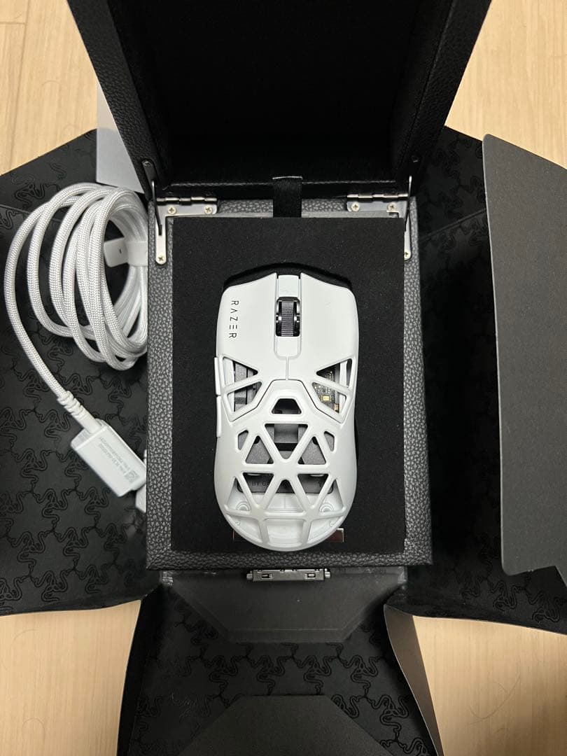 Razer Viper mini signature edition ホワイト