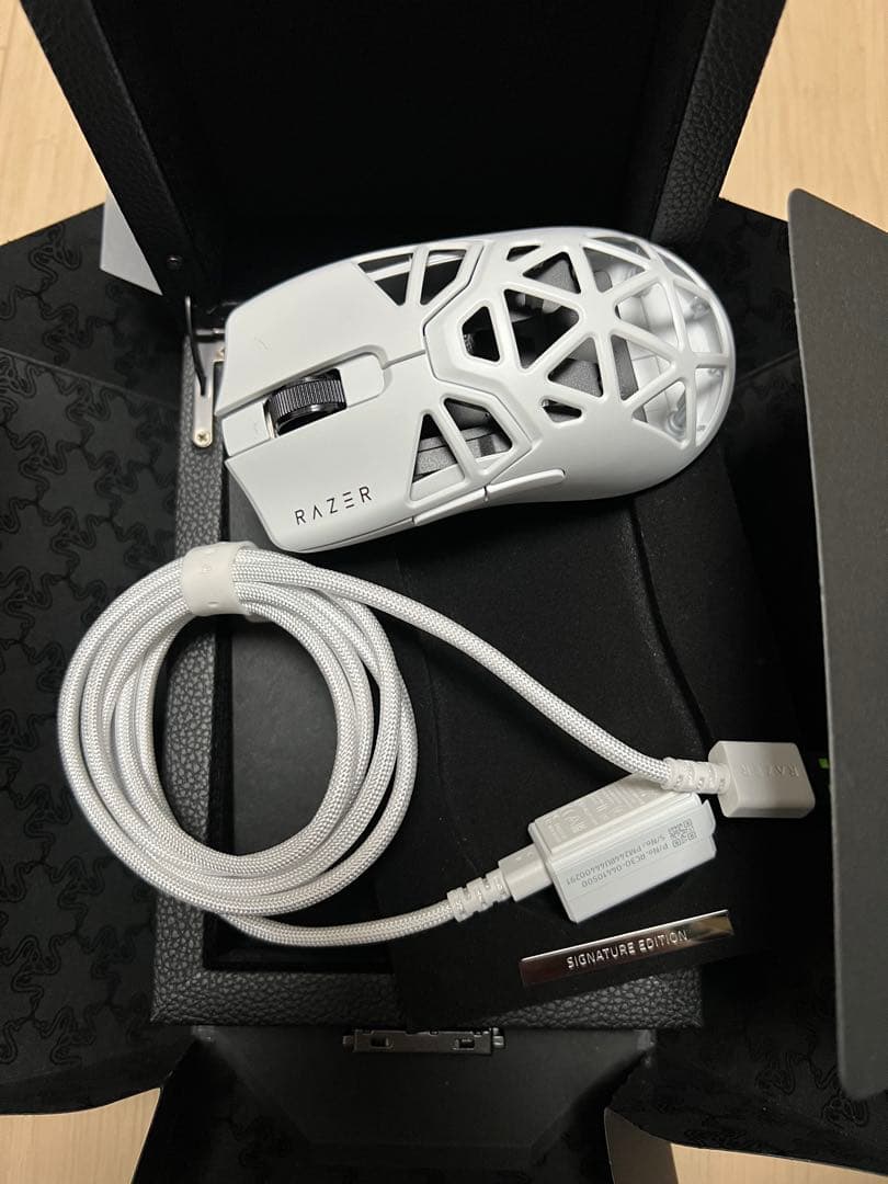 Razer Viper mini signature edition ホワイト