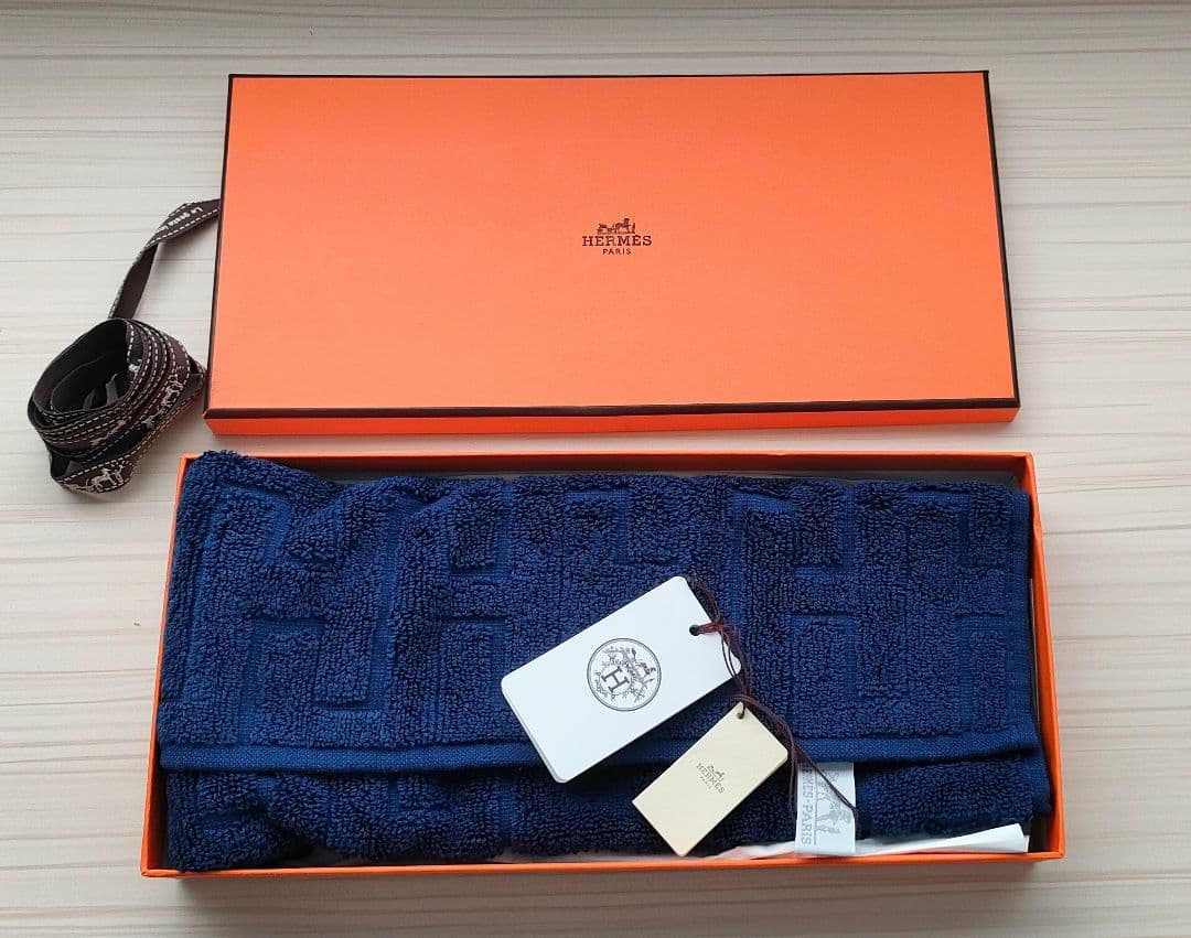 ◎新品未使用HERMES ハンドタオル32×32　ステアーズ　ブルー