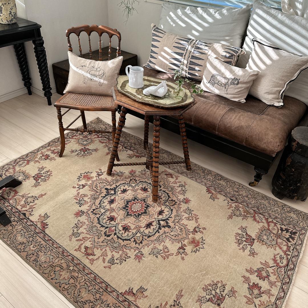 トルコ ヴィンテージラグ A104 レア ベージュ ピンク ブルー メダリオン