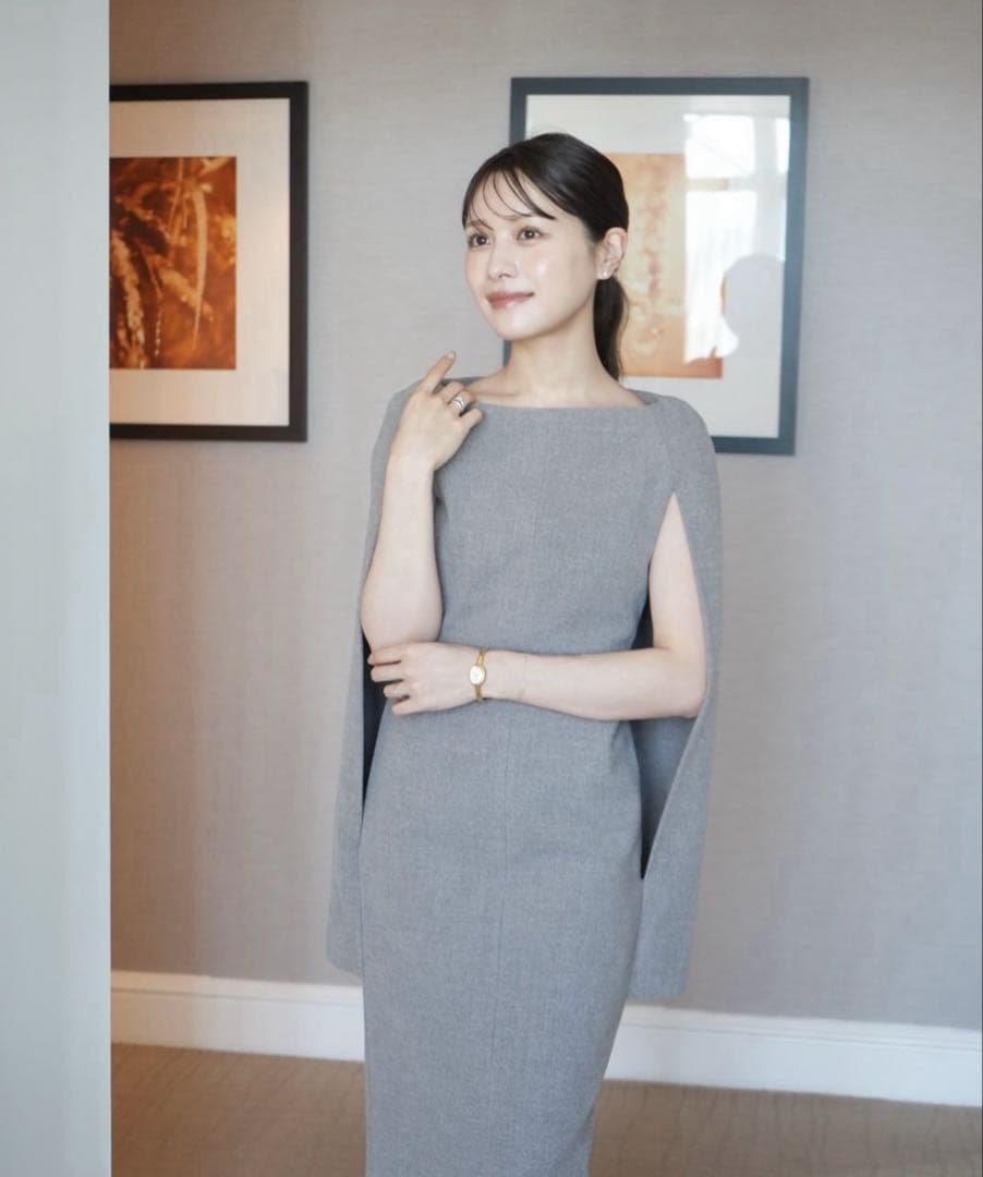 ワンピース L'AUBE BLANC Narrow Line Cape Dress 2025