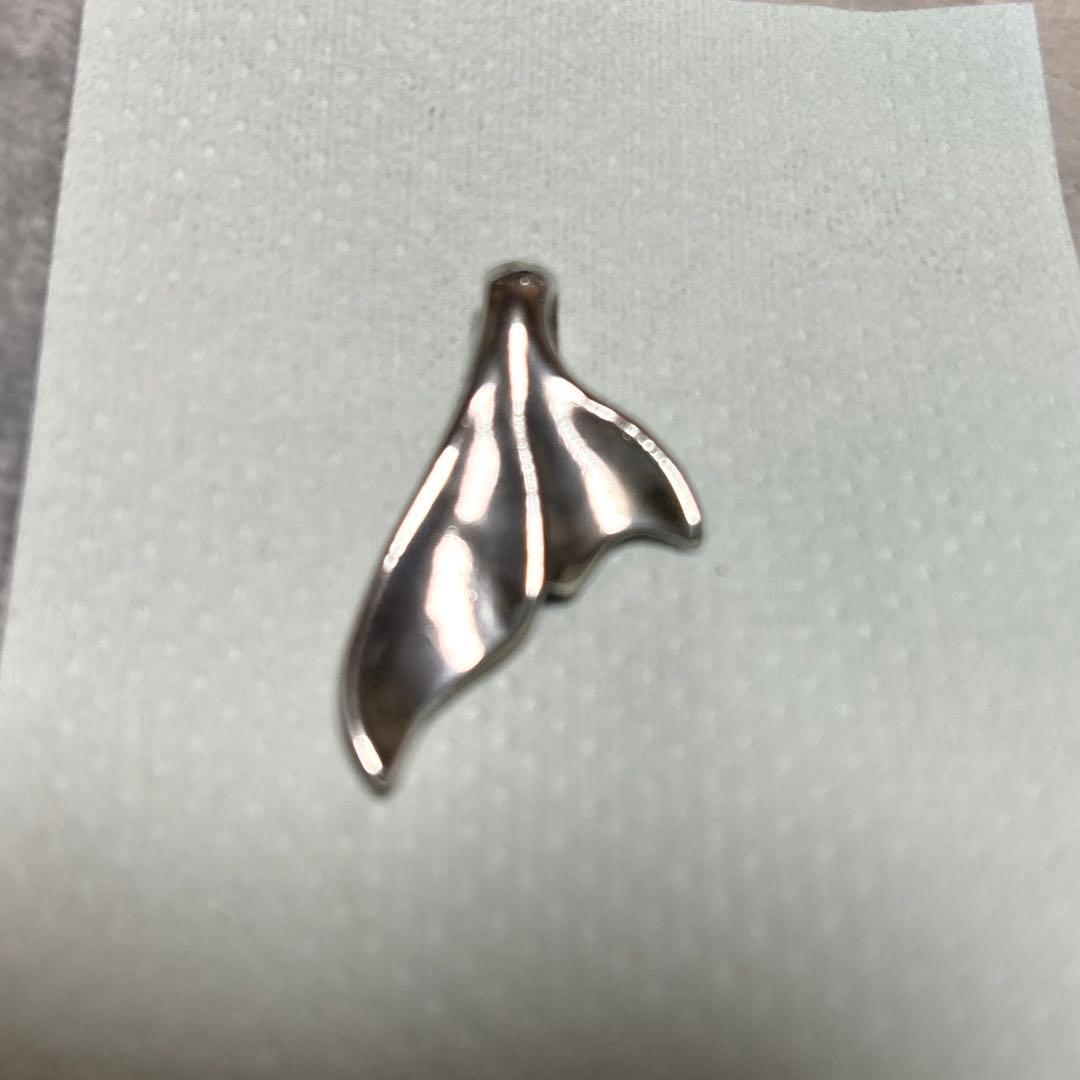 Bill Wall Leather のホエールテールペンダントトップ