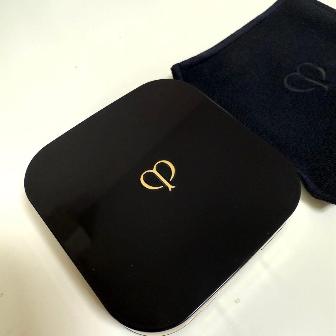 クレ・ド・ポー パウダーファンデーション　プードルコンパクトエサンシエルｎ