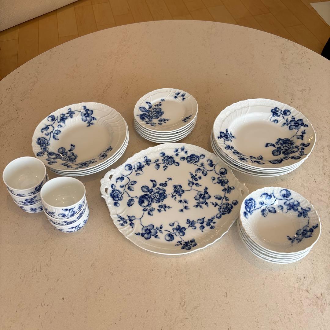新品　未使用品　リチャードジノリ　ローズブルー　食器セット 28点