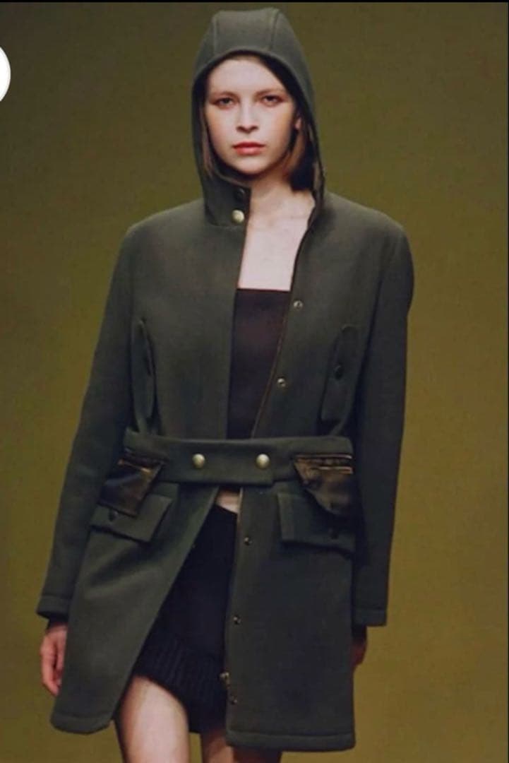 MIU MIU フード付きブラックダッフルコート