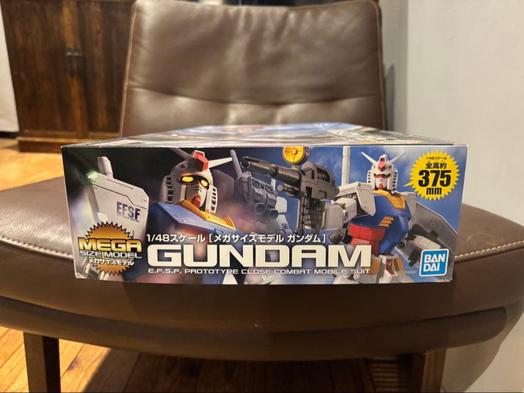 シフォンBANDAI GUNDAM 1/48 MEGAサイズプラモデル