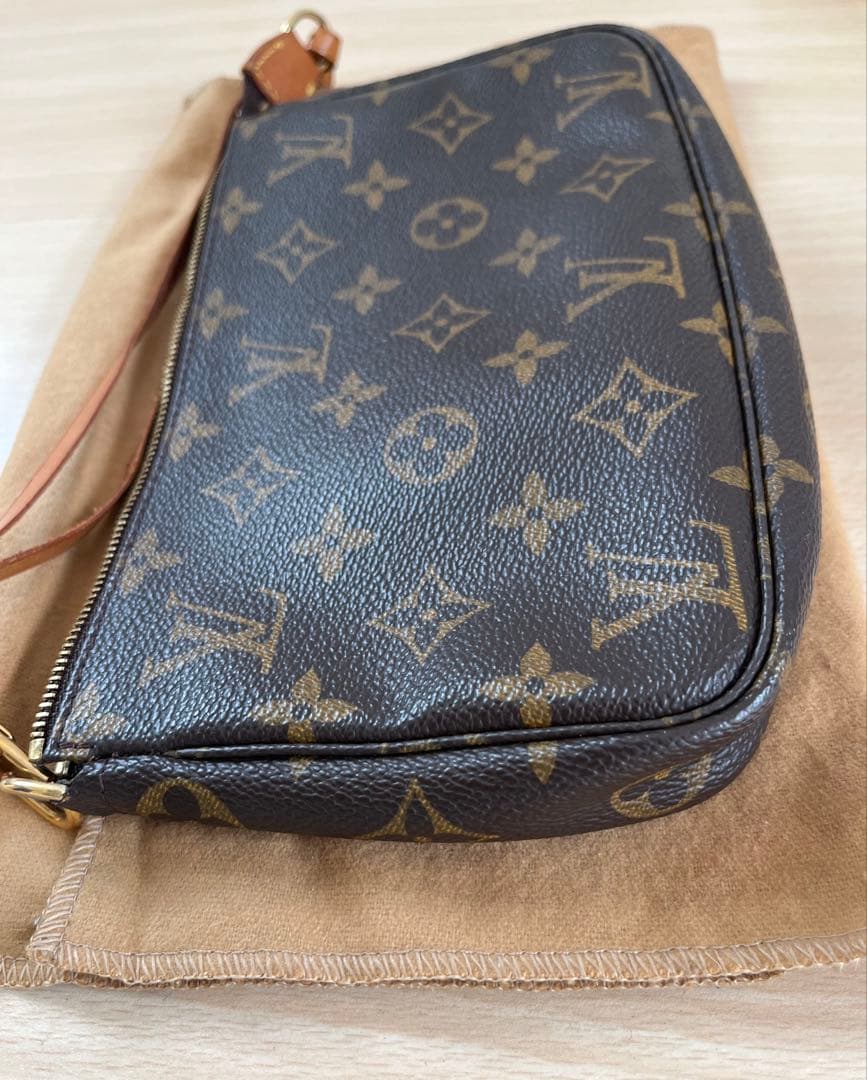 【新品未使用】ルイヴィトン アクセソワール ポーチ ポシェット ＊訳あり