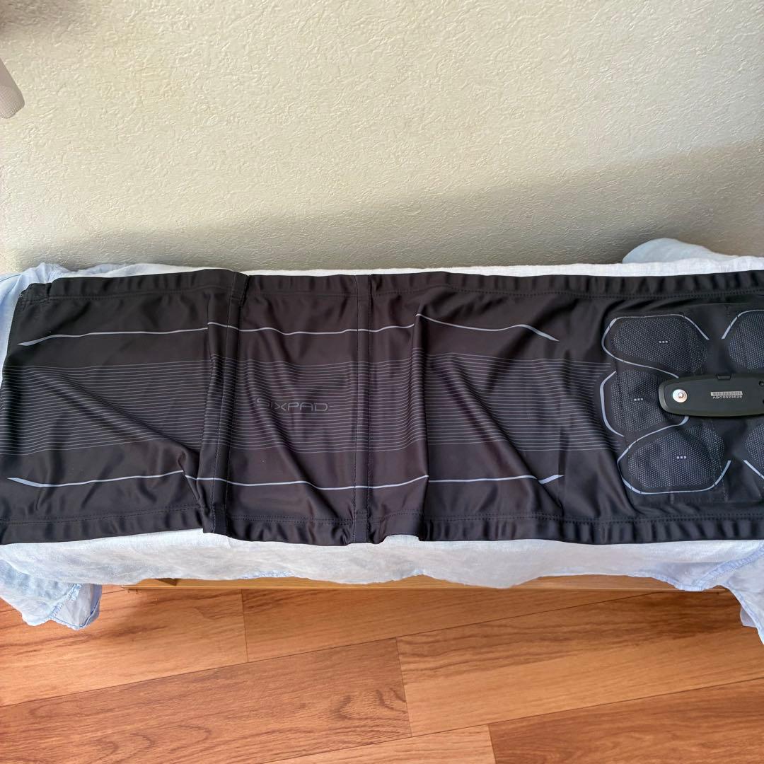 【美品】SIXPAD Powersuit Abs L 腹筋　筋トレ ダイエット