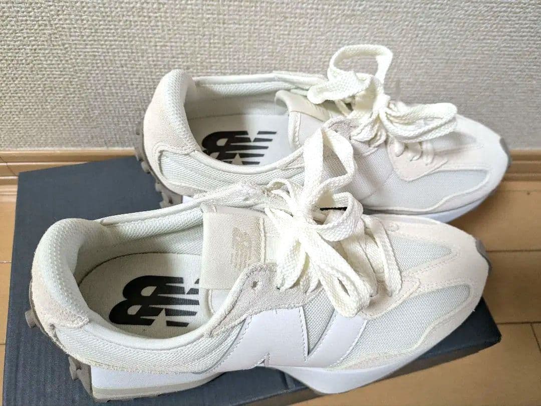 【新品未使用・箱付き】ニューバランス ホワイト U327LNA D 24.5cm