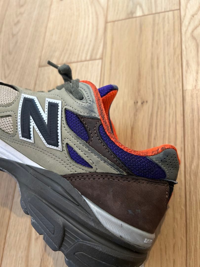 New Balance 990 V3 スニーカー ベージュ/オレンジ