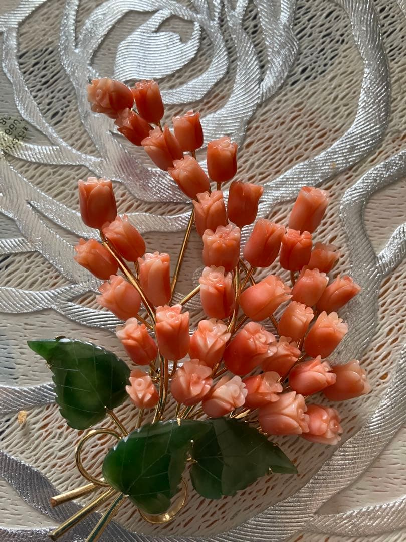 珊瑚　翡翠のペンダント