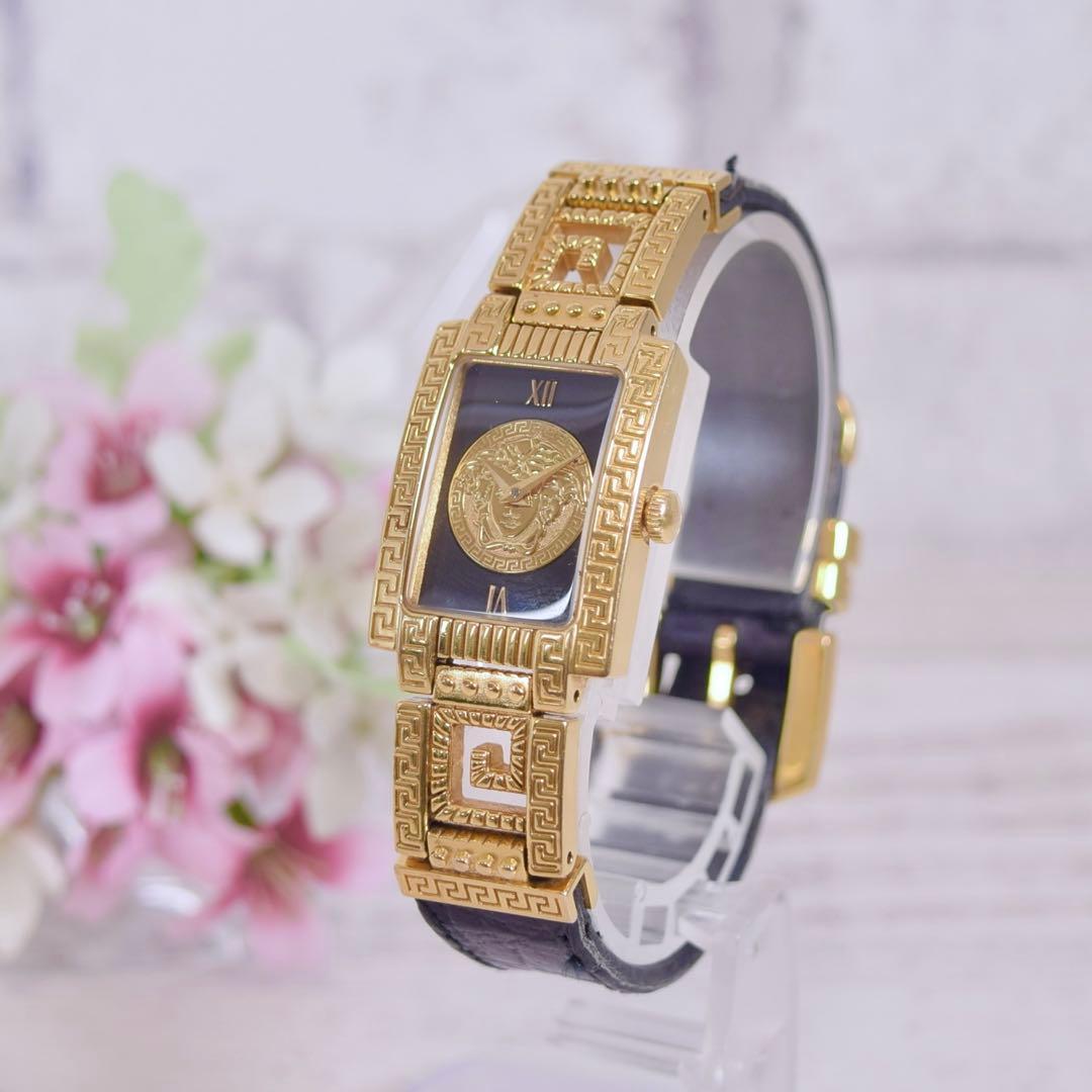 【希少】 ヴェルサーチ レディース 腕時計 メデューサ スクエア ゴールド 四角